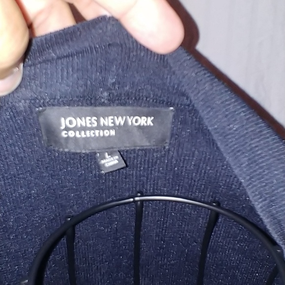 Sweater - Picture 4 of 4